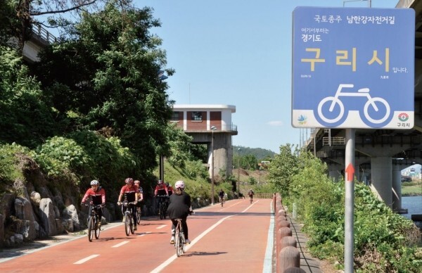 한강변 자전거도로 쉼터 조성비 9억 7500만원 전액 삭감